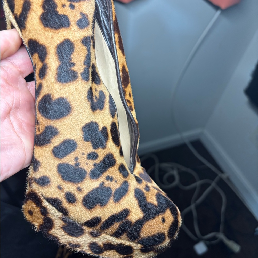 Christian Louboutin Leopard Print Women's Shoes - Picture 4 of 11